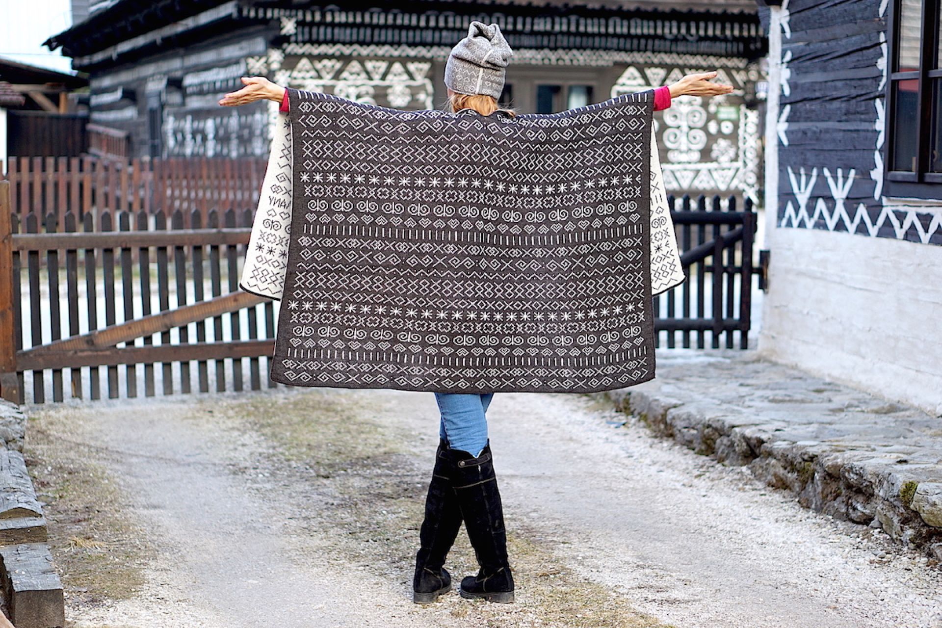 Pončo Čičmany MV Alpaka veľ. UNI